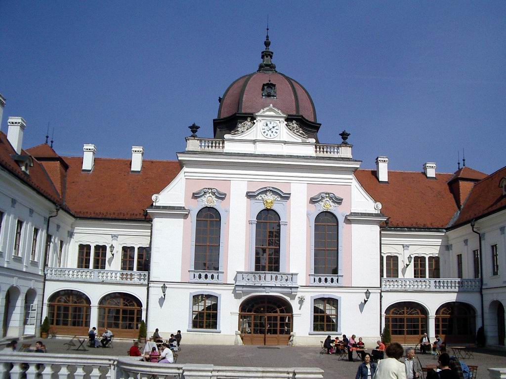 Az arisztokrácia terítési szokásait mutatják be a Gödöllői Királyi Kastélyban