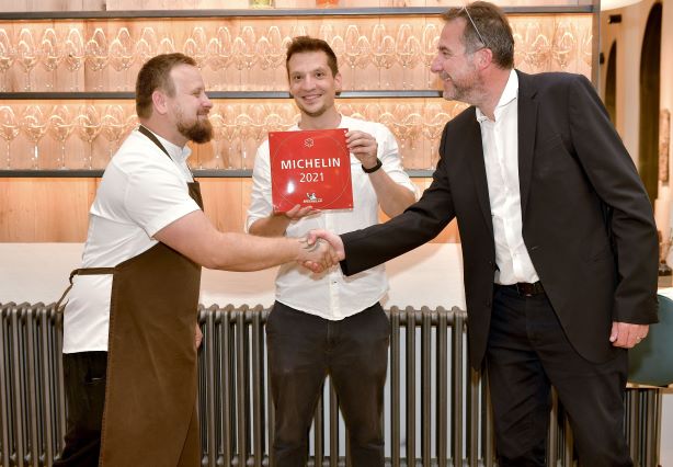 Átvették az elismeréseiket a legújabb budapesti MICHELIN-csillagos éttermek